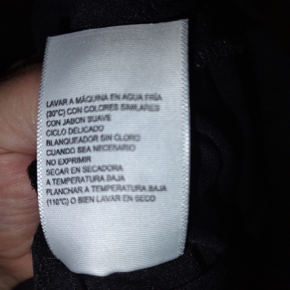 Rafaella Comfort Shorts Womens Adult Size 12 Color Black Knee Length Stretch - Picture 5 of 5